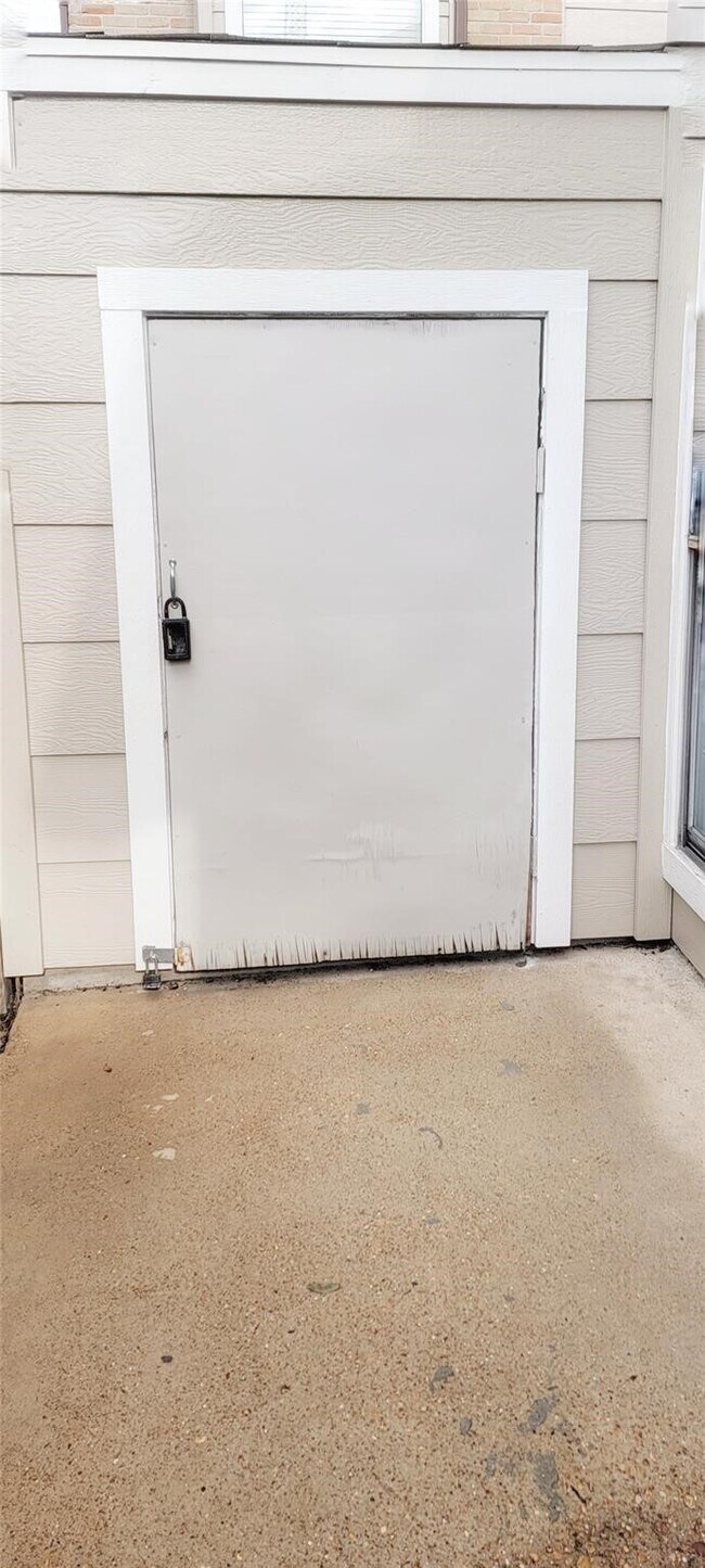 Building Photo - 2110 Wilcrest Dr