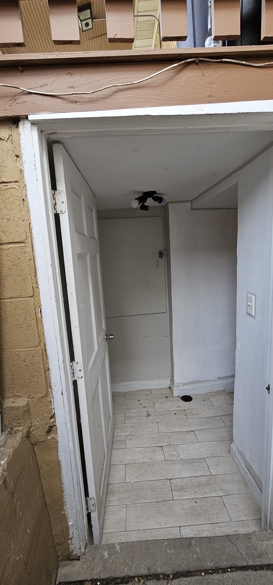 Building Photo - 2308 N Meade Ave