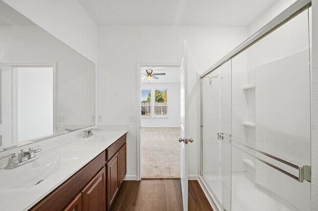 Building Photo - 329 Paso Fino Dr