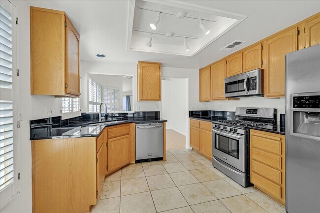 Building Photo - 313 Montcliff Ave