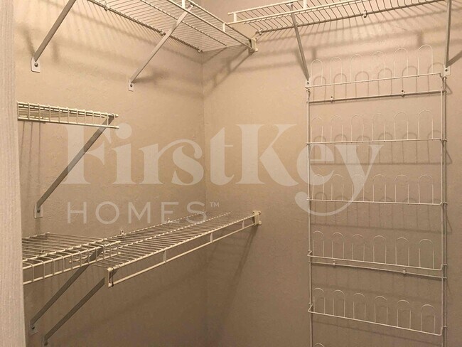 Building Photo - 18205 Apple Rd