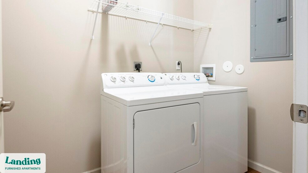 Building Photo - 4050 W Pine Blvd