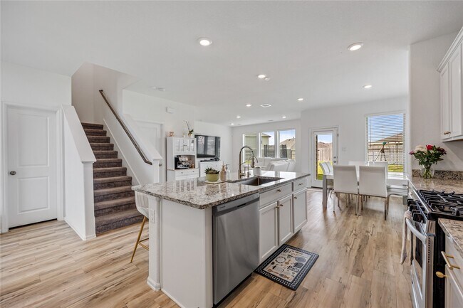 Building Photo - 7531 Greenbriar Cayon Ln