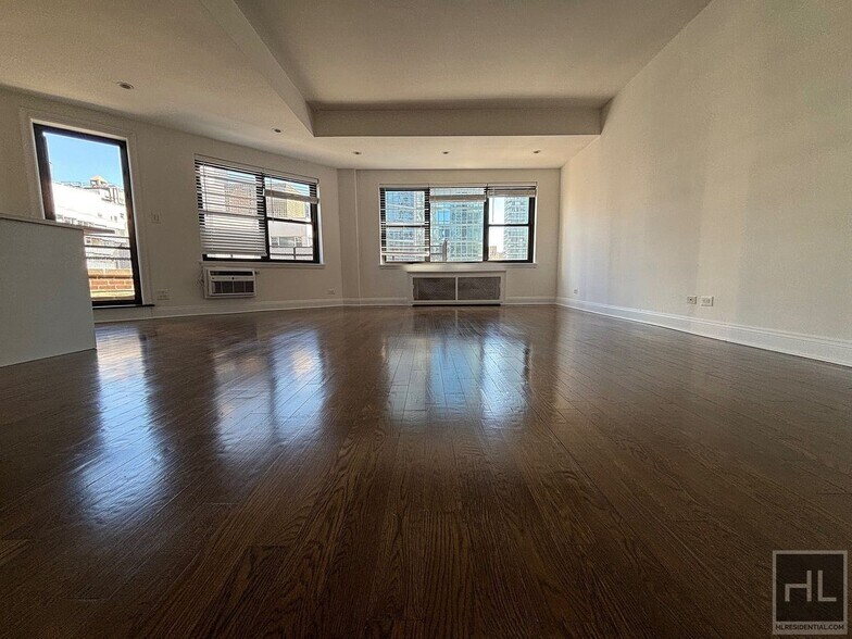 Building Photo - EAST 57 STREET