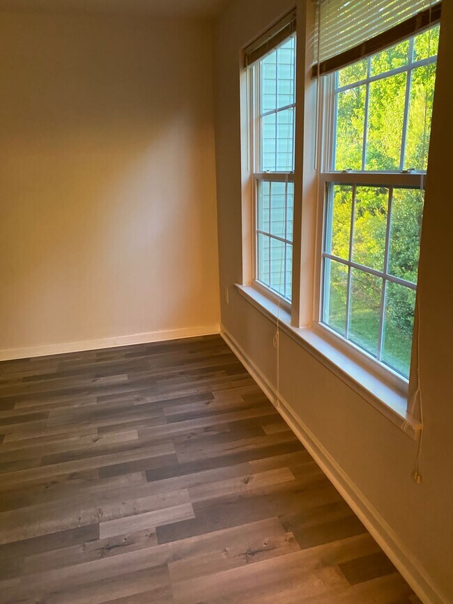 Building Photo - 3919 Beethoven Ct