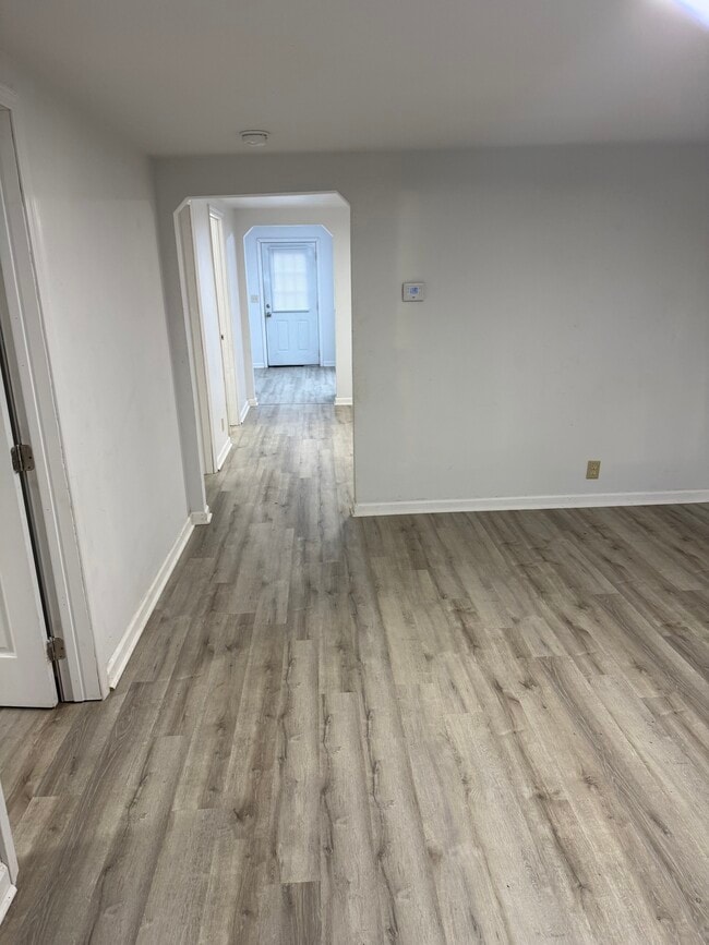 Building Photo - 2016 Clyde St