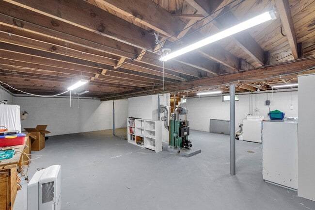 Building Photo - Charming 2-Bedroom Home in the Heart of Ca...