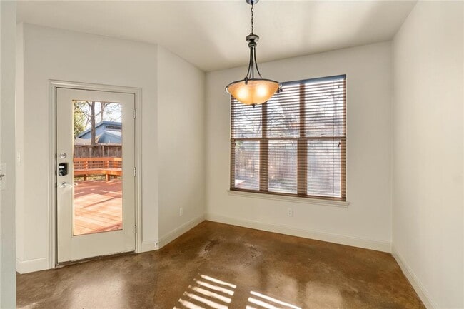 Building Photo - 5603 Clay Ave