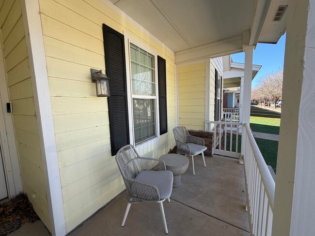 Building Photo - 2111 10th St