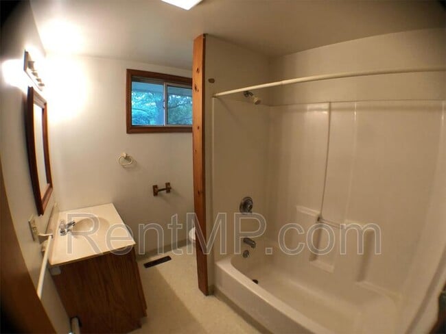 Building Photo - 1909 S Stockman Rd