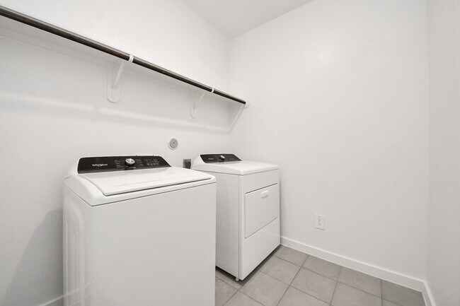 Building Photo - 16690 Sterling Clf St