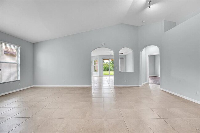 Building Photo - 7162 Prudencia Dr
