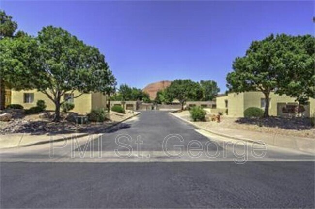 Building Photo - 35 E 600 S