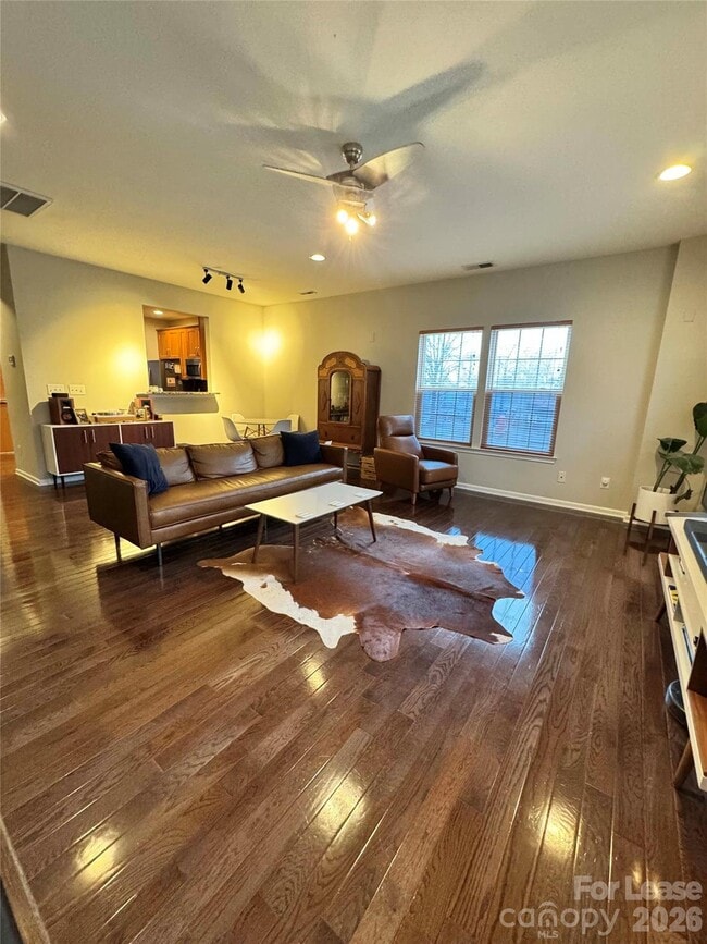 Building Photo - 280 W Bland St