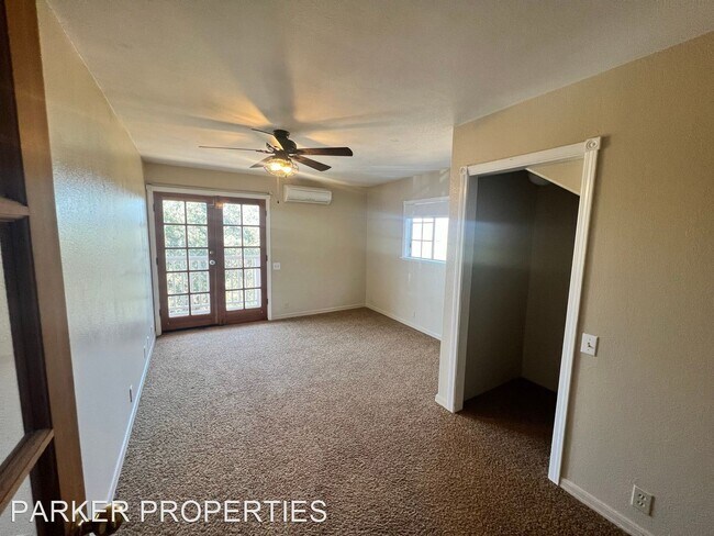 Building Photo - 3 br, 3 bath House - 1937 Lilac Ln