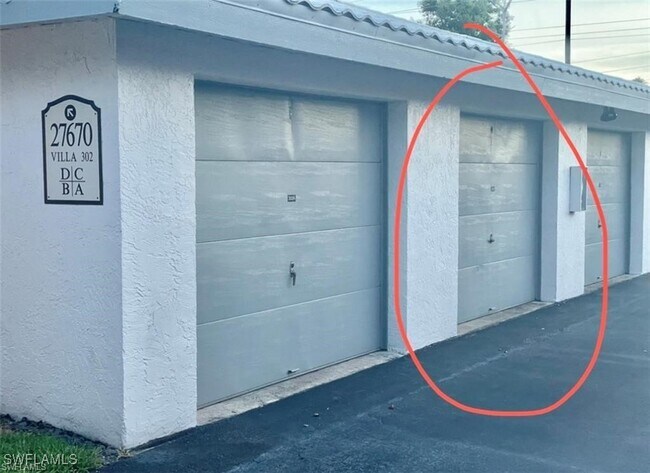 Building Photo - 27670 Hacienda E Blvd