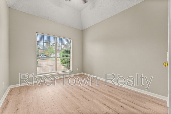 Building Photo - 7016 S Estacada Way