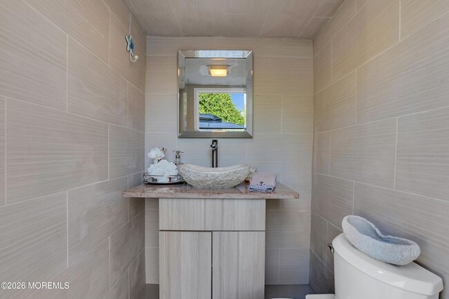 Building Photo - 243 Overbrook Ave