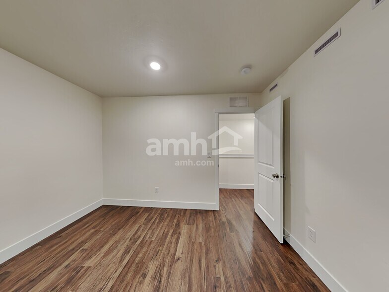 Building Photo - 4031 Bold Stripe Ave
