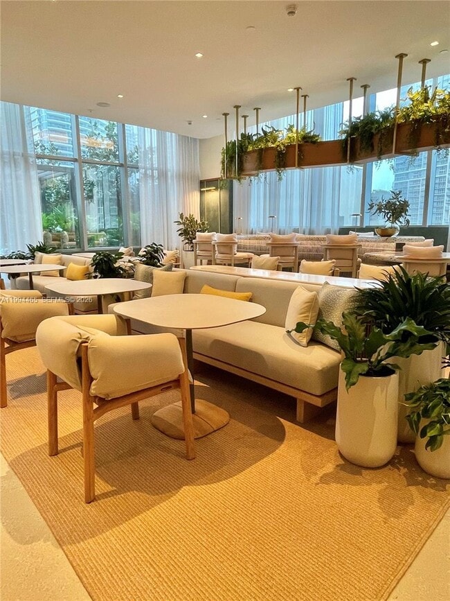 Building Photo - 77 SE 5th St