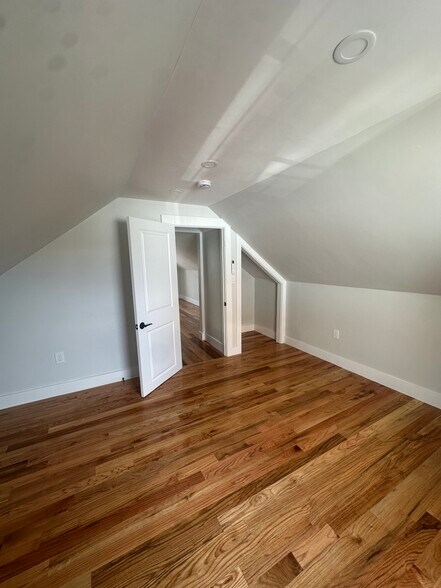 Building Photo - 4 Upham Ave