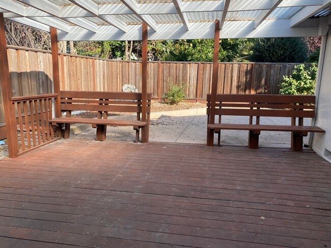 Building Photo - Dublin, Cedar Lane, 3BD/2BA, one-story in Echo Park