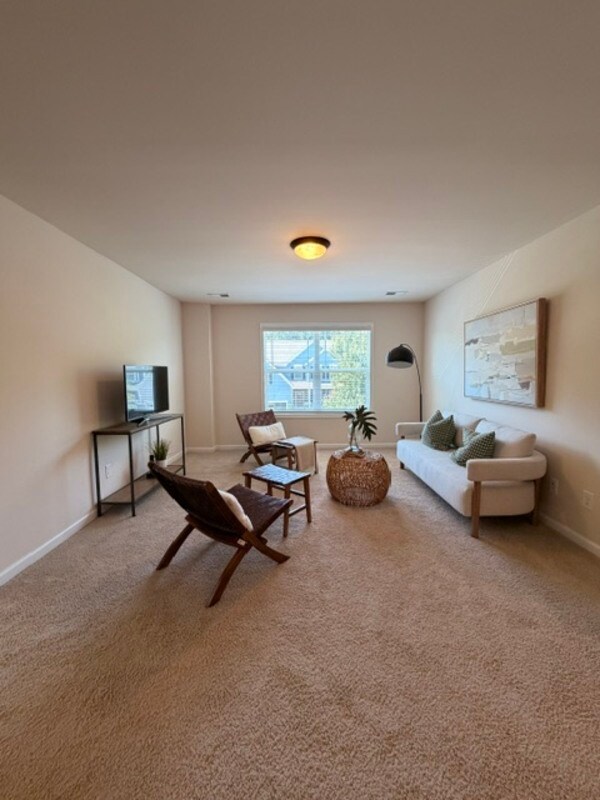 Building Photo - 213 Golden Fluke Dr