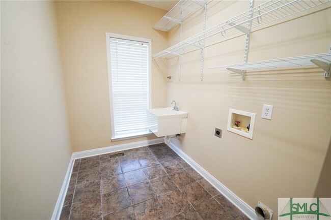 Building Photo - 292 Vining Way