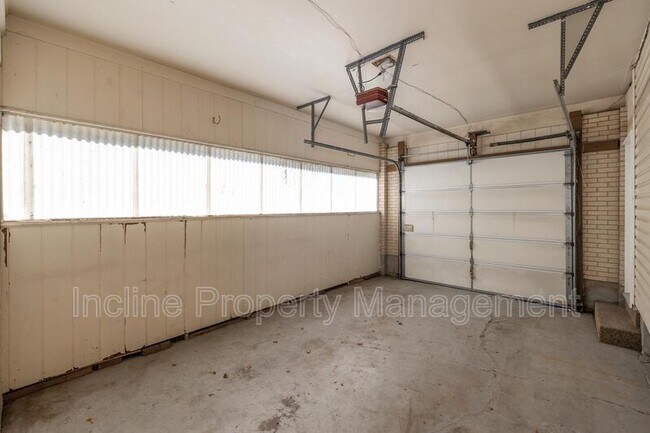 Building Photo - 3759 Alta Loma Dr E