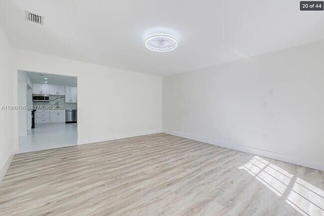 Building Photo - 865 W 72nd Pl