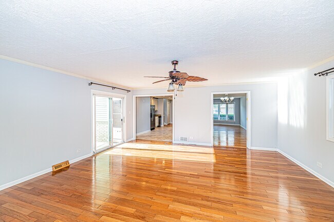 Building Photo - 1767 E Cree Ln