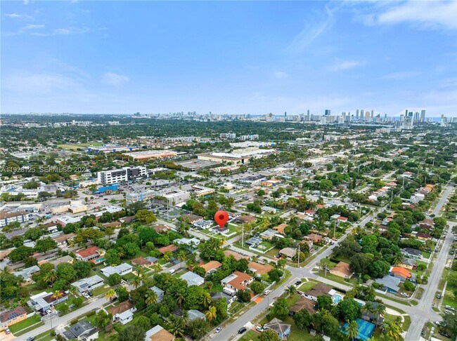 Building Photo - 16101 NE 11th Ave