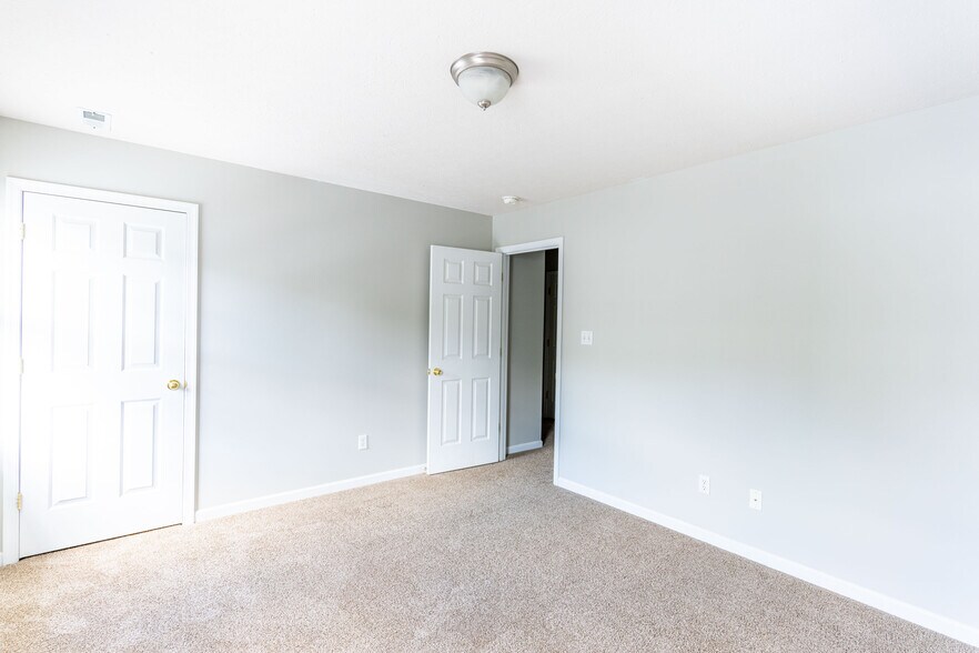 Building Photo - 1051 Blane Dr
