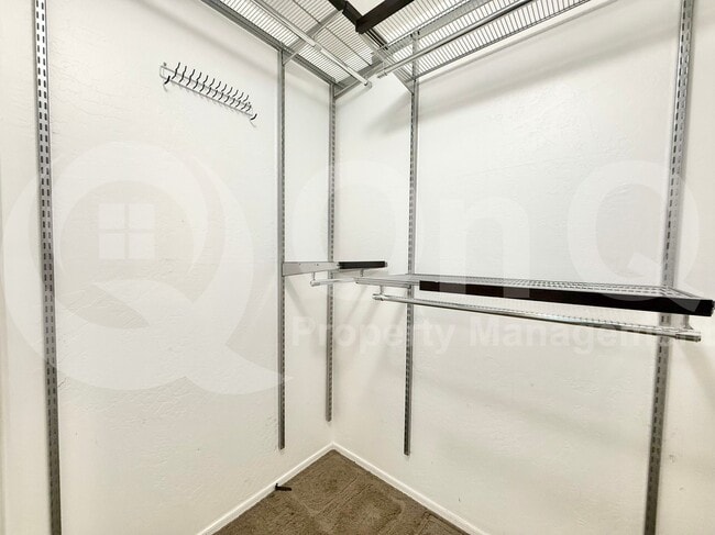 Building Photo - 1242 W Glenmere Dr