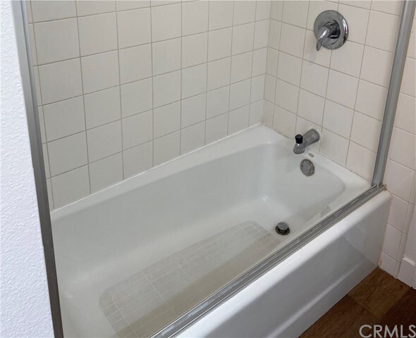 Building Photo - 2509 Bayview Dr