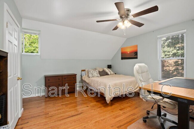 Building Photo - 7221 South St