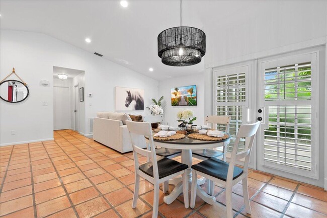 Building Photo - 2542 Bedford Mews Dr