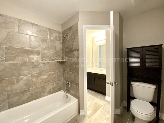 Building Photo - 1206 Ranch Falls