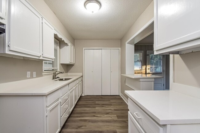Building Photo - 5041 Davis Cove