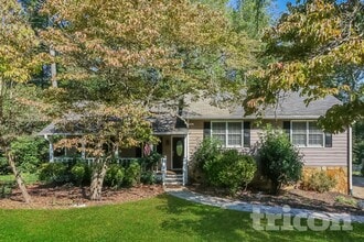 Building Photo - 145 Victoria Station