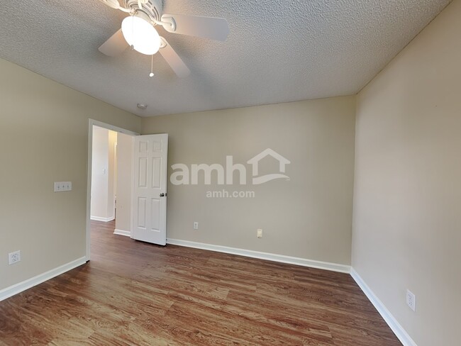 Building Photo - 1006 Fort Clapsop Ct