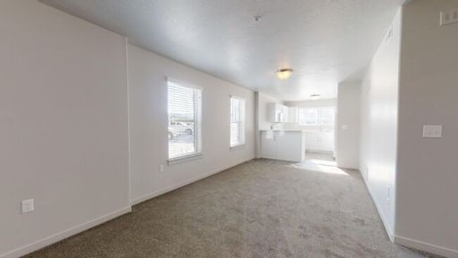 Building Photo - 2 BED 1 BATH CONDO FOR RENT IN OREM!!!