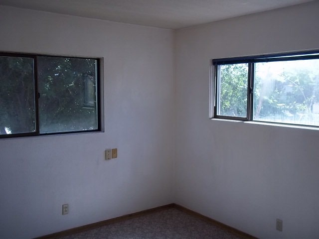 Building Photo - 1315 NE Orchard Dr