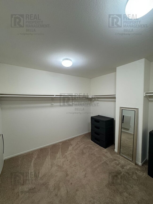 Building Photo - Gorgeous Murrieta Home with Main Floor Bedroom and Bathroom