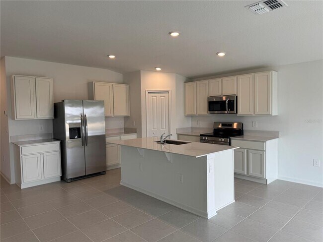 Building Photo - 2185 Lasso Lp