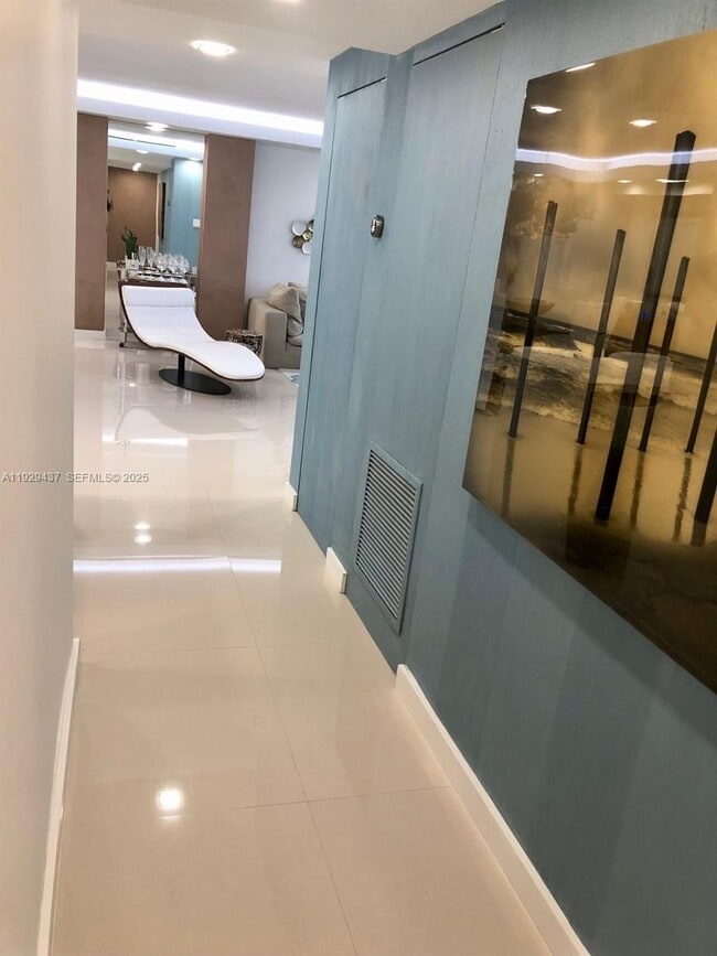 Building Photo - 8877 Collins Ave