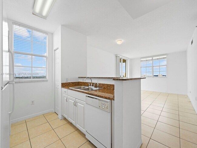 Building Photo - 215 SW 42nd Ave