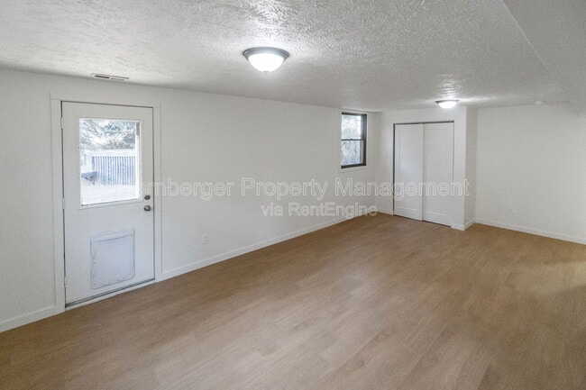 Building Photo - 8715 N Kelly Ct