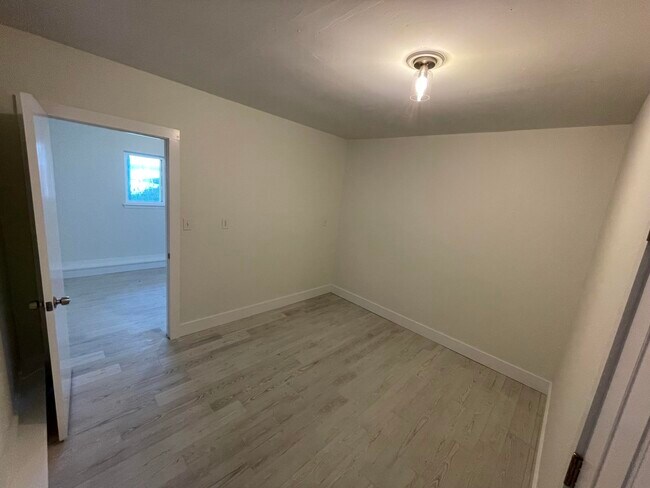 Building Photo - 30 Marina Cove Dr