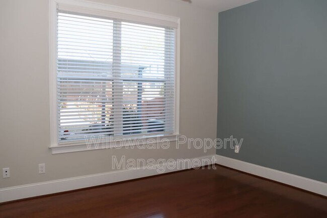 Building Photo - 124 Durban Meadow Dr